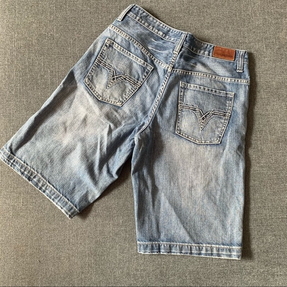 Urban Pipeline light wash jean shorts size 30 - Picture 2 of 4